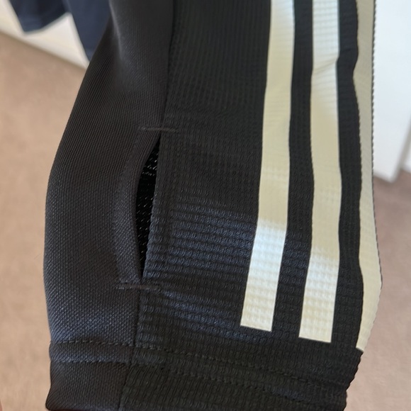 Adidas AEROREADY WARM QUARTER-ZIP TRAINING TOP in L - Picture 4 of 7